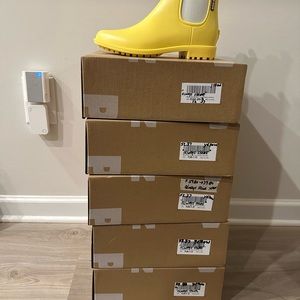 Planone Short Women’s Rain Boots. Yellow (Always Shine). 2 pr available size 37